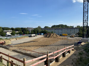 Hier entstehen fünf Etagen Beton (Foto: privat)